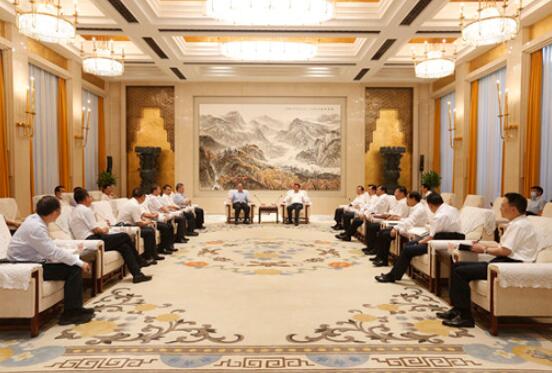 湖北省委書記應(yīng)勇、省長(zhǎng)王曉東會(huì)見國(guó)家電網(wǎng)董事長(zhǎng)、黨組書記毛偉明