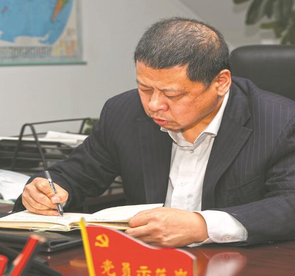 有他在，大家心里就有底了——記國家電網(wǎng)有限公司特等勞動(dòng)模范汪波