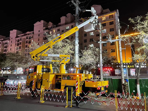 烏海電業(yè)局配電帶電作業(yè)處：堅(jiān)守蒙電責(zé)任，勇戰(zhàn)寒潮