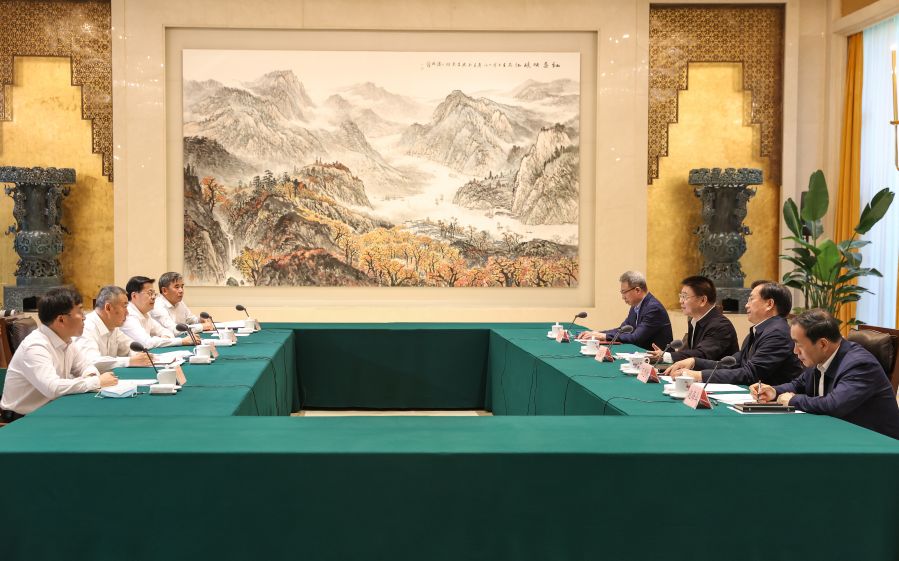 雷鳴山、韓君拜會(huì)湖北省委書記王蒙徽、省長(zhǎng)王忠林