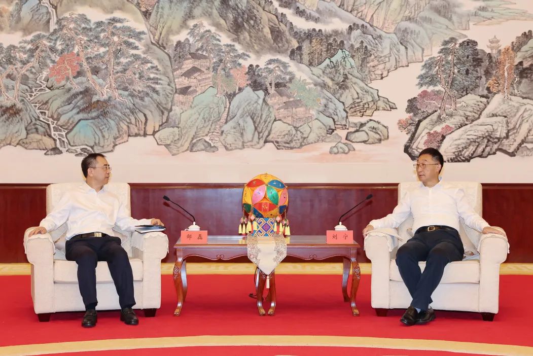 大唐集團(tuán)黨組書記、董事長(zhǎng)鄒磊拜會(huì)廣西壯族自治區(qū)黨委書記劉寧
