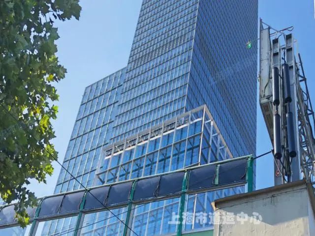 光伏發(fā)電棒＋柔性組件！上海高架路聲屏障安裝光伏
