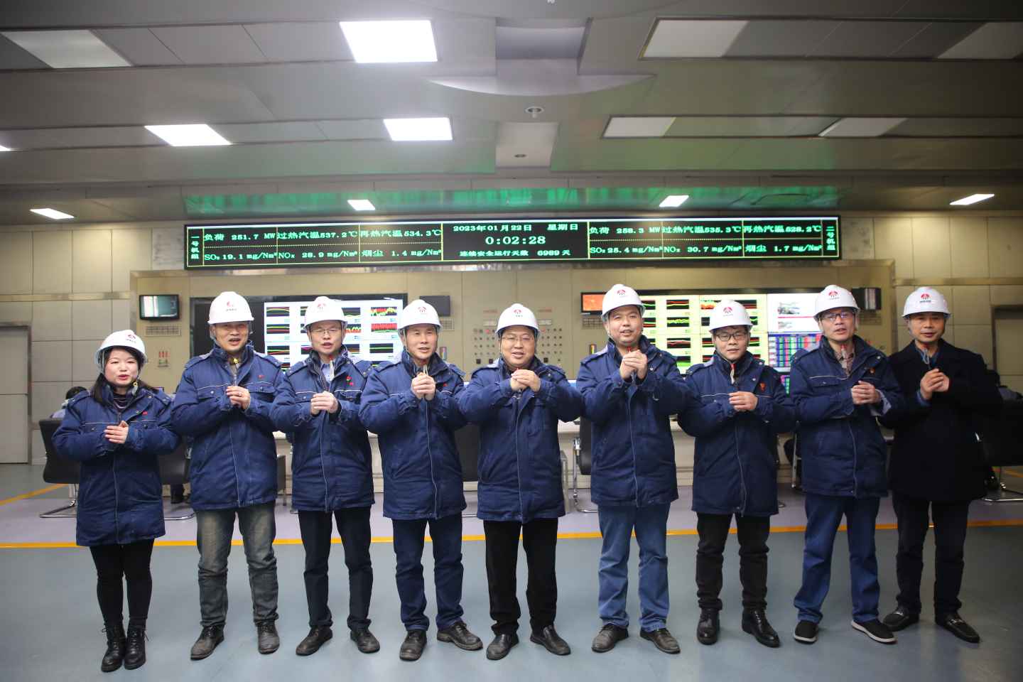 陜煤石電除夕慰問送溫暖，崗位堅守幸?！巴谩保╰oo）