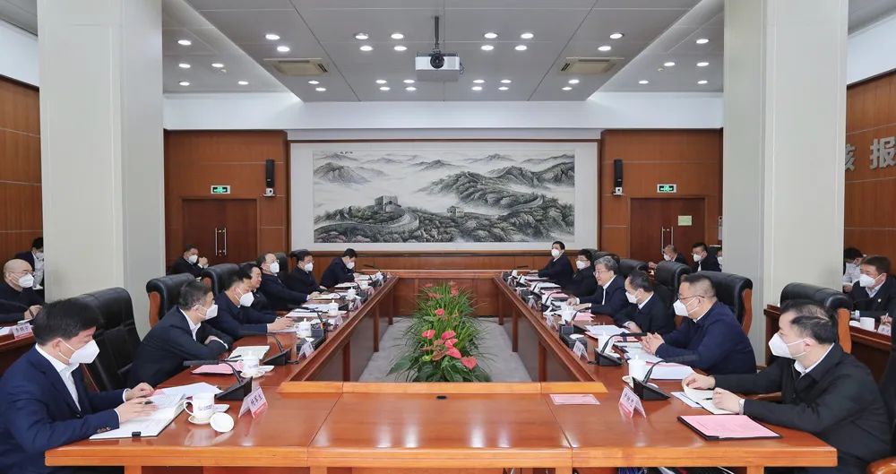 中核集團(tuán)黨組書記、董事長余劍鋒與遼寧省委書記郝鵬、省長李樂成會談