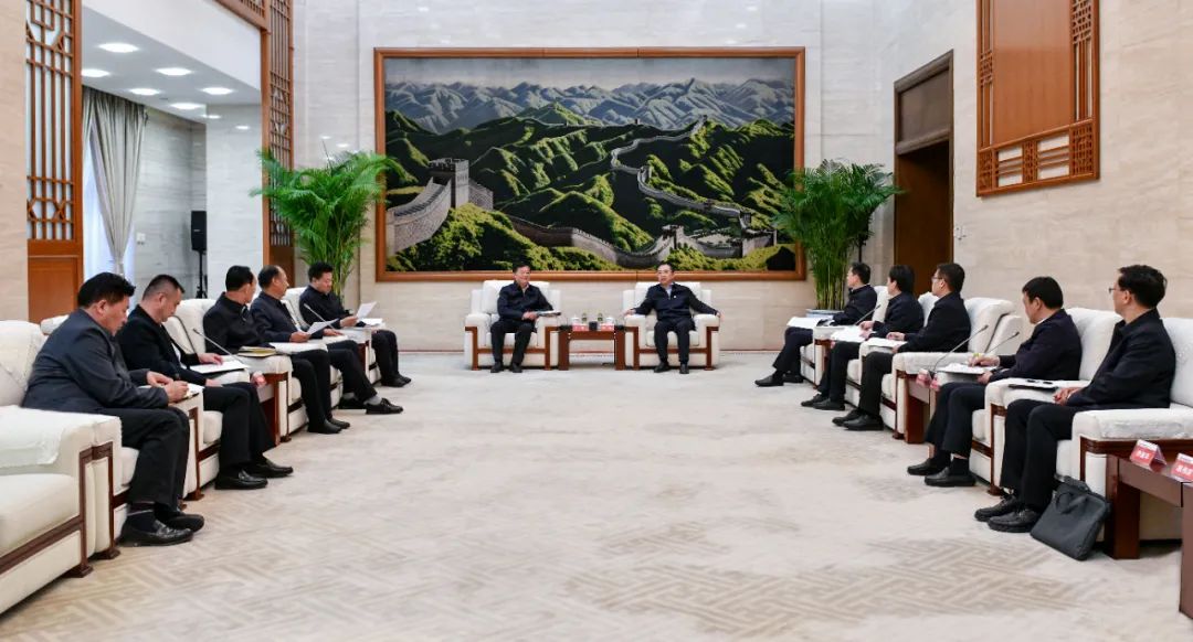 大唐集團黨組書記、董事長鄒磊與青海省海南州委書記呂剛、州長尕瑪朋措會談