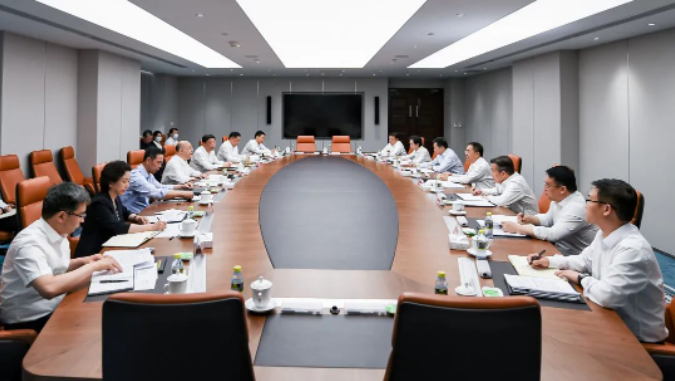 鄒磊、劉明勝與河北省省長(zhǎng)王正譜會(huì)談