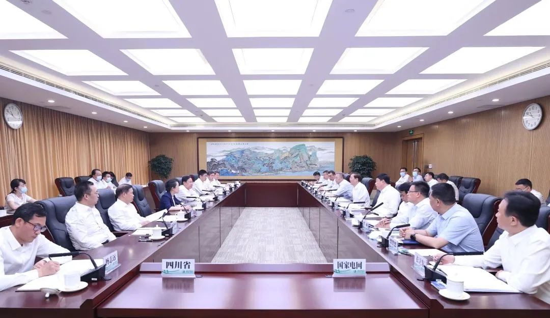 國家電網(wǎng)董事長辛保安、總經(jīng)理張智剛與四川省委書記王曉暉會(huì)談