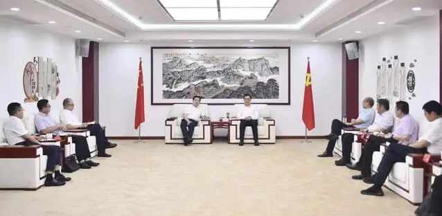 漯河市委書記秦保強(qiáng)、市長黃鈁會(huì)見中國電建華中區(qū)總部黨委書記、總經(jīng)理蹇尚友一行