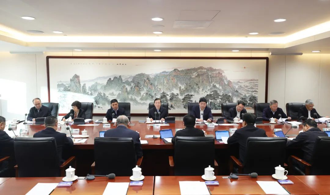 國家電網(wǎng)公司領導班子和專職助理、總師、副總師2024年調(diào)研座談會召開