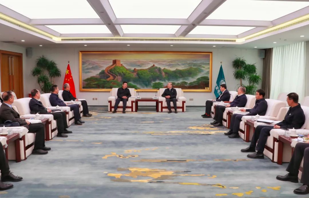 劉明勝、栗寶卿與國(guó)家電網(wǎng)董事長(zhǎng)辛保安、總經(jīng)理張智剛會(huì)談