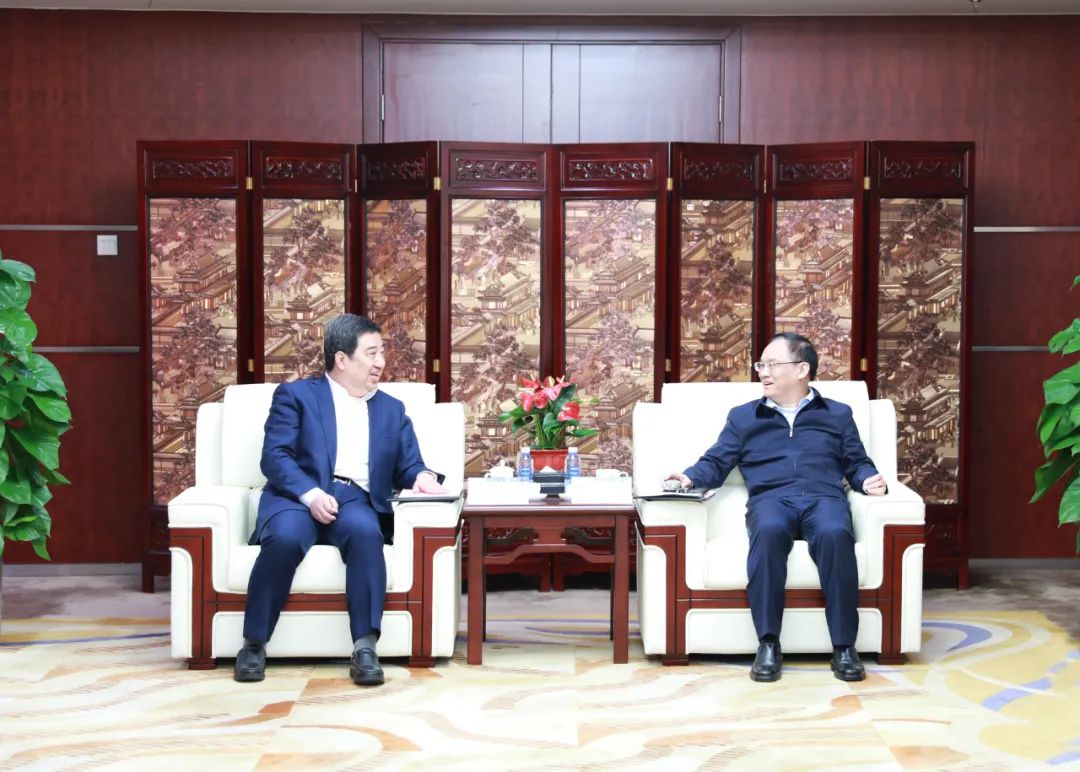 中國(guó)電氣裝備白忠泉董事長(zhǎng)、周群總經(jīng)理拜訪中鋁集團(tuán)董事長(zhǎng)段向東、總經(jīng)理王石磊