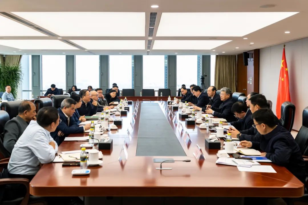 國(guó)家能源集團(tuán)董事長(zhǎng)劉國(guó)躍會(huì)見(jiàn)廣西壯族自治區(qū)政府黨組成員、國(guó)資委黨委書(shū)記秦如培
