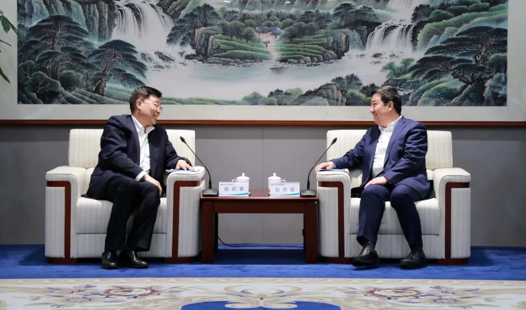 中國電氣裝備黨委書記、董事長白忠泉會見首鋼集團(tuán)黨委書記、董事長趙民革