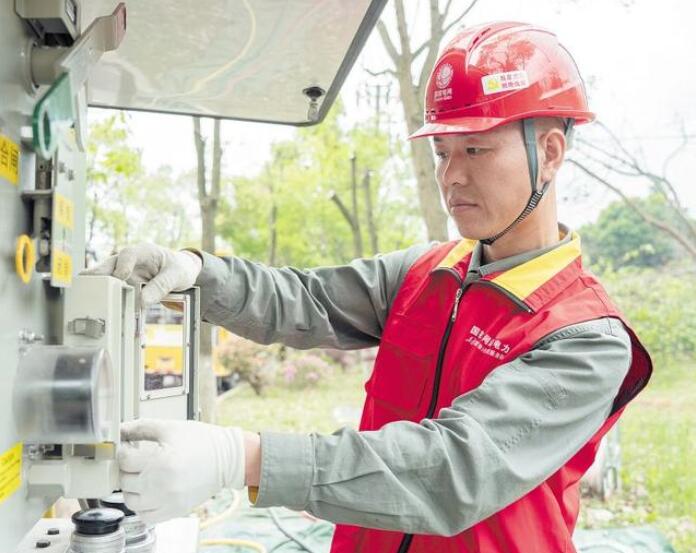 賀彪：星城萬家燈火，“帶電護衛(wèi)”用心守候