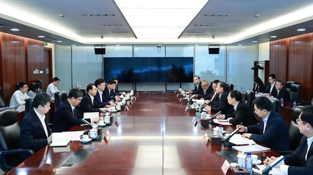 華電集團黨組書記、董事長江毅與中國太平保險集團黨委書記、董事長王思東舉行會談