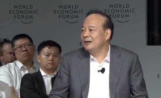 寧德時代董事長曾毓群回應“卷王”標簽，強調價值競爭與創(chuàng)新