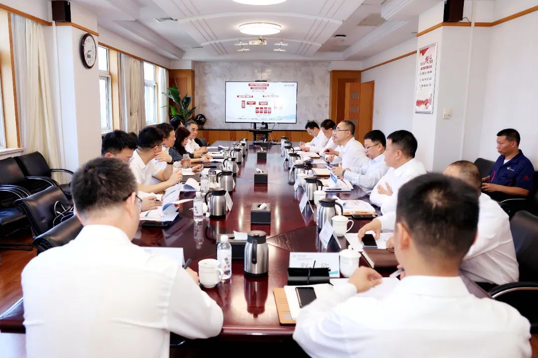 中國電氣裝備黨委書記、董事長李洪鳳到寶雞駐地企業(yè)調(diào)研