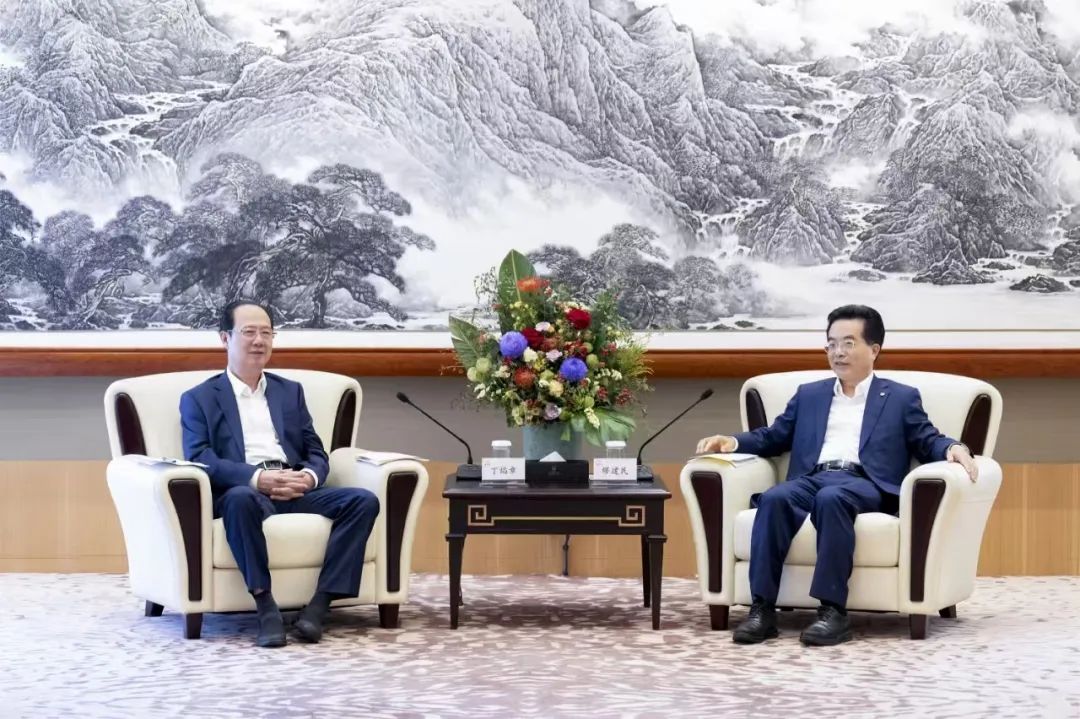 中國電建黨委書記、董事長丁焰章赴香港開展系列商務(wù)活動并調(diào)研駐港項(xiàng)目