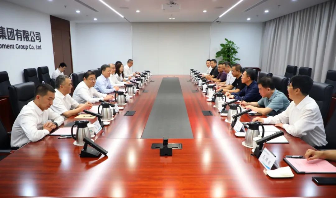 中國電氣裝備黨委書記、董事長李洪鳳會(huì)見陜西省人大常委會(huì)副主任、寶雞市委書記楊廣亭
