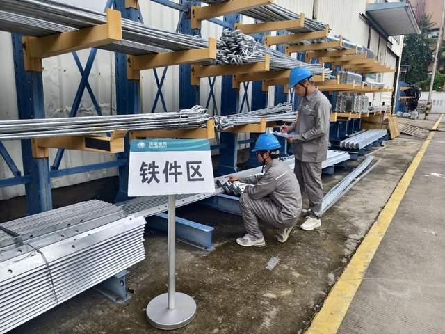 國網(wǎng)平陽縣供電公司應(yīng)急儲備物資大“體檢”，筑牢電力保障防線