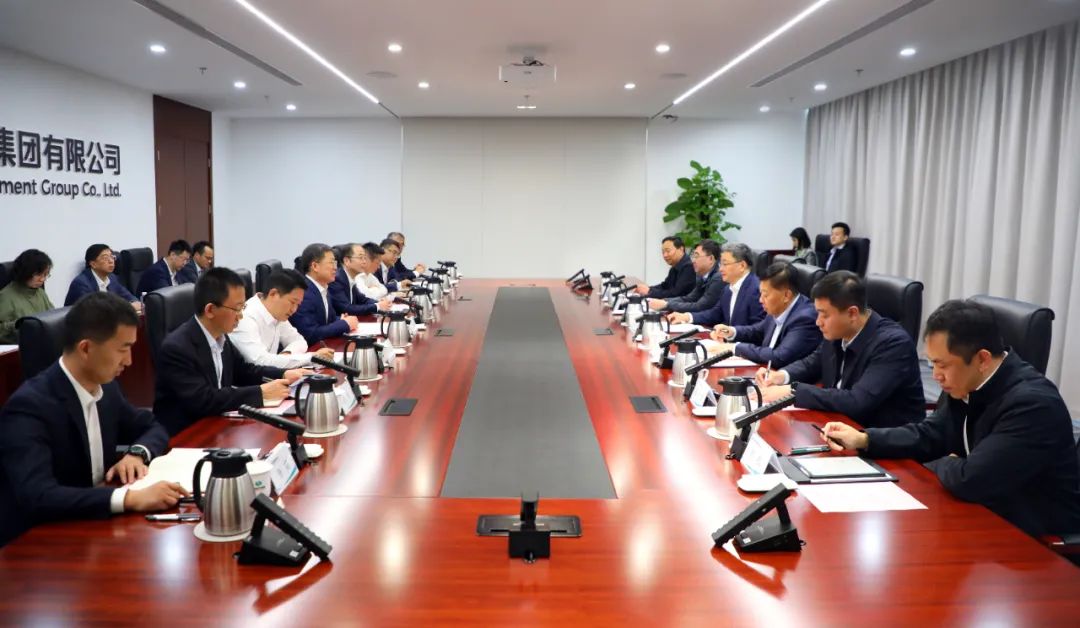 中國(guó)電氣裝備黨委書記、董事長(zhǎng)李洪鳳會(huì)見濟(jì)南市委副書記、市長(zhǎng)于海田