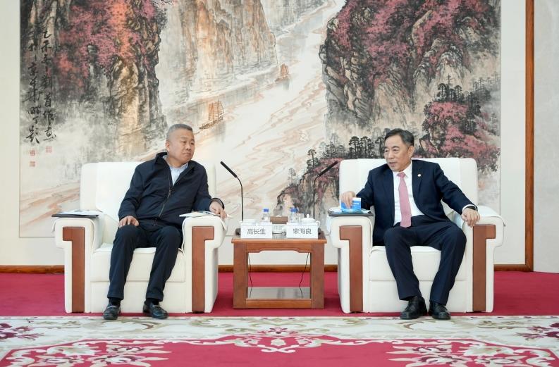 中國能建黨委書記、董事長宋海良與山東發(fā)展集團(tuán)黨委書記、董事長高長生會談